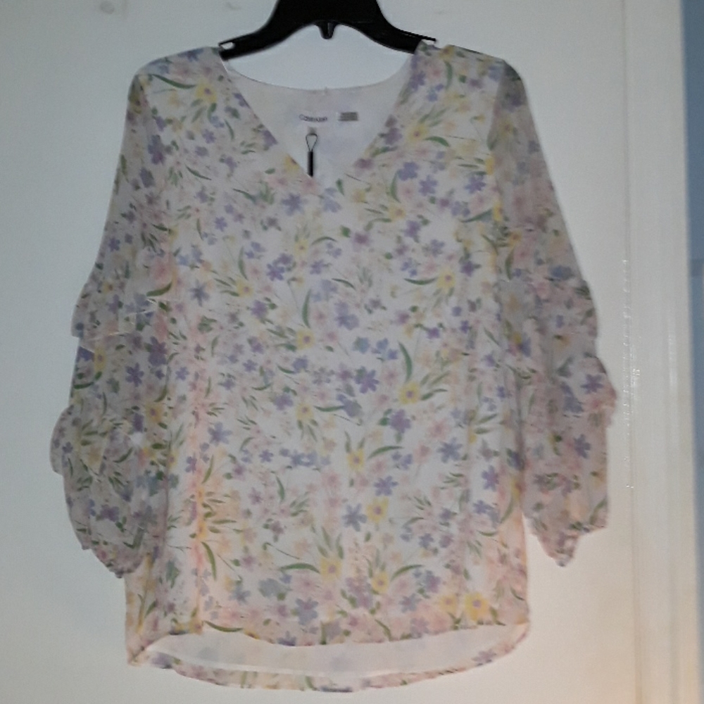 Floral Ruffle sleeve blouse